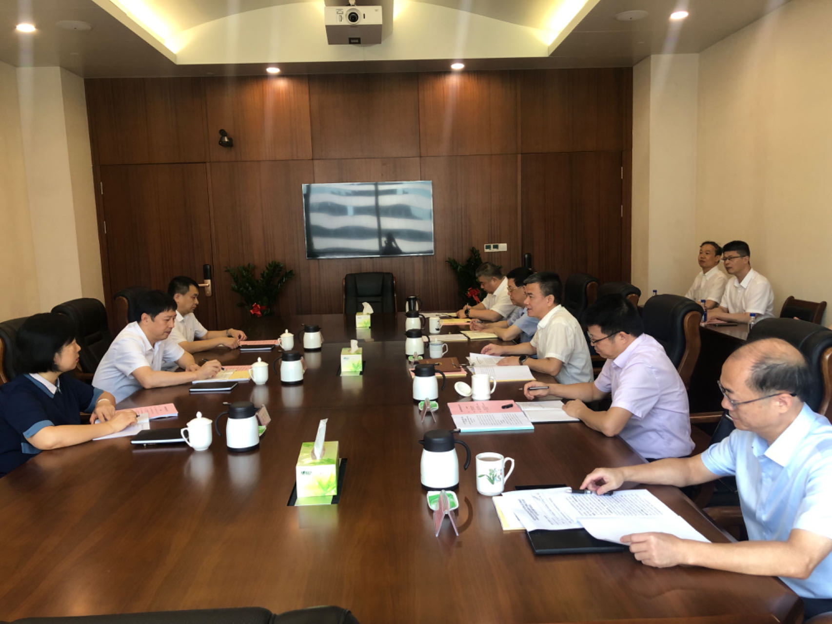 集團(tuán)民主生活會.jpg